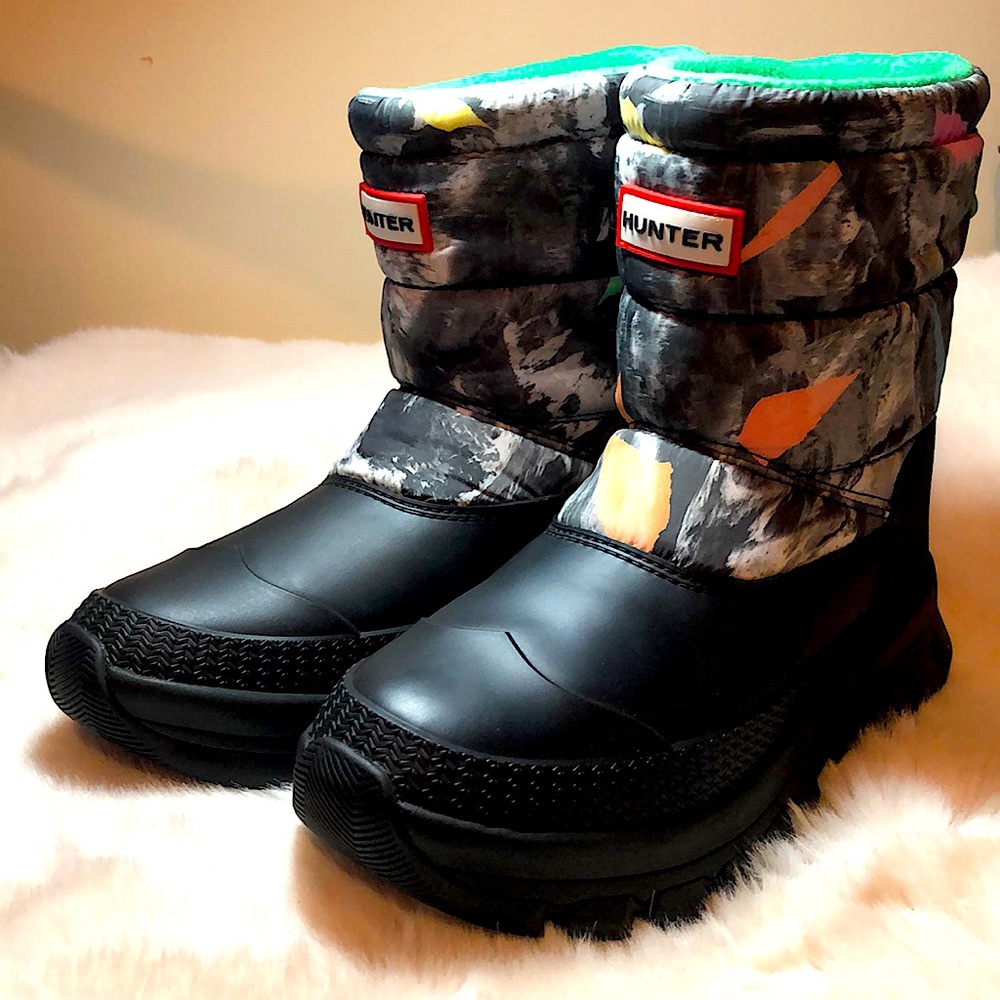 HUNTER NWT insulated storm camo print snow boot